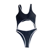 Traje de baño de una pieza sin mangas con rayas en contraste y huecos